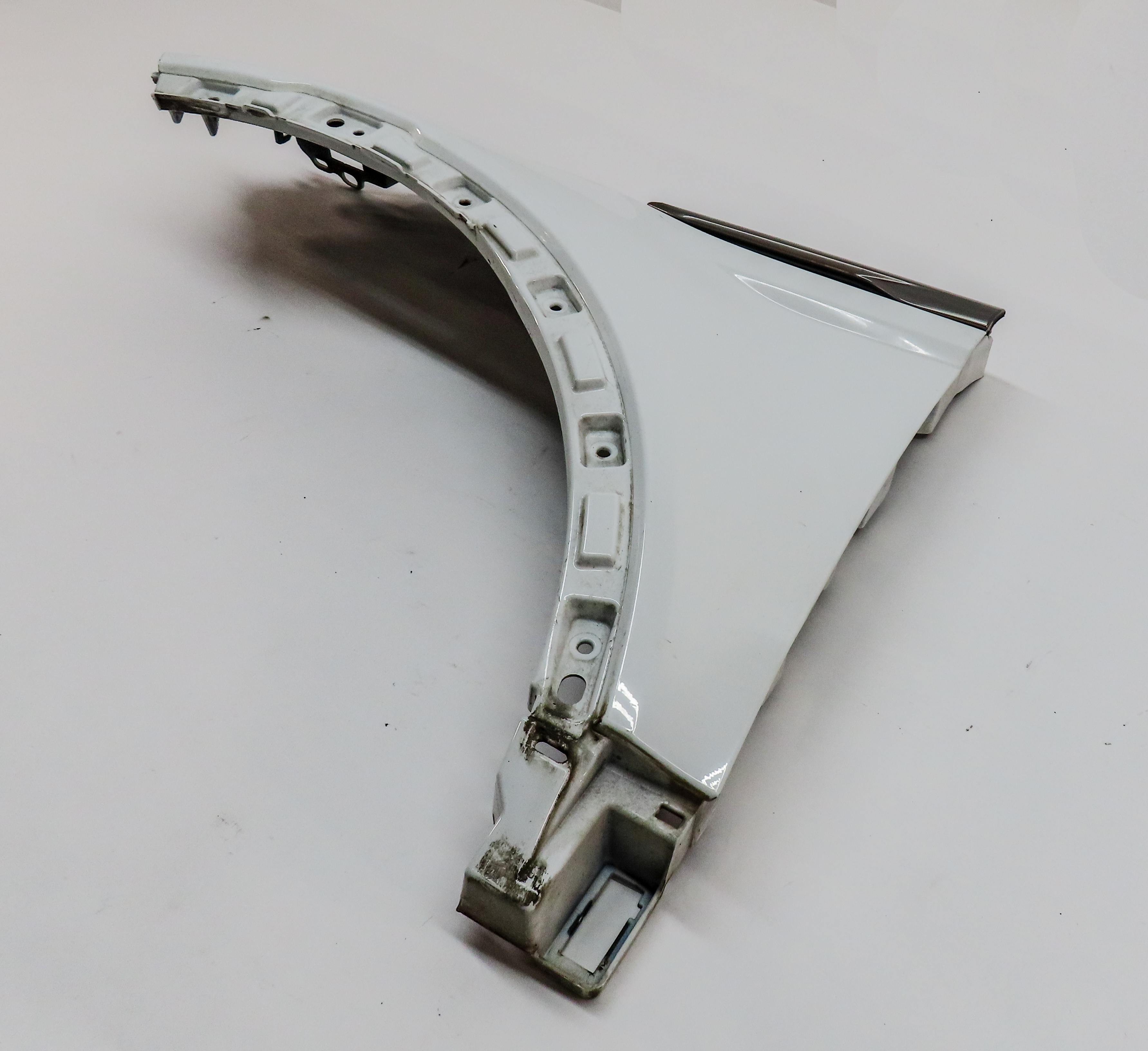 12-19 RANGE ROVER EVOQUE L538 FRONT LEFT DRIVER FENDER (w/o AUTO PARK) (White) — exact item pictured